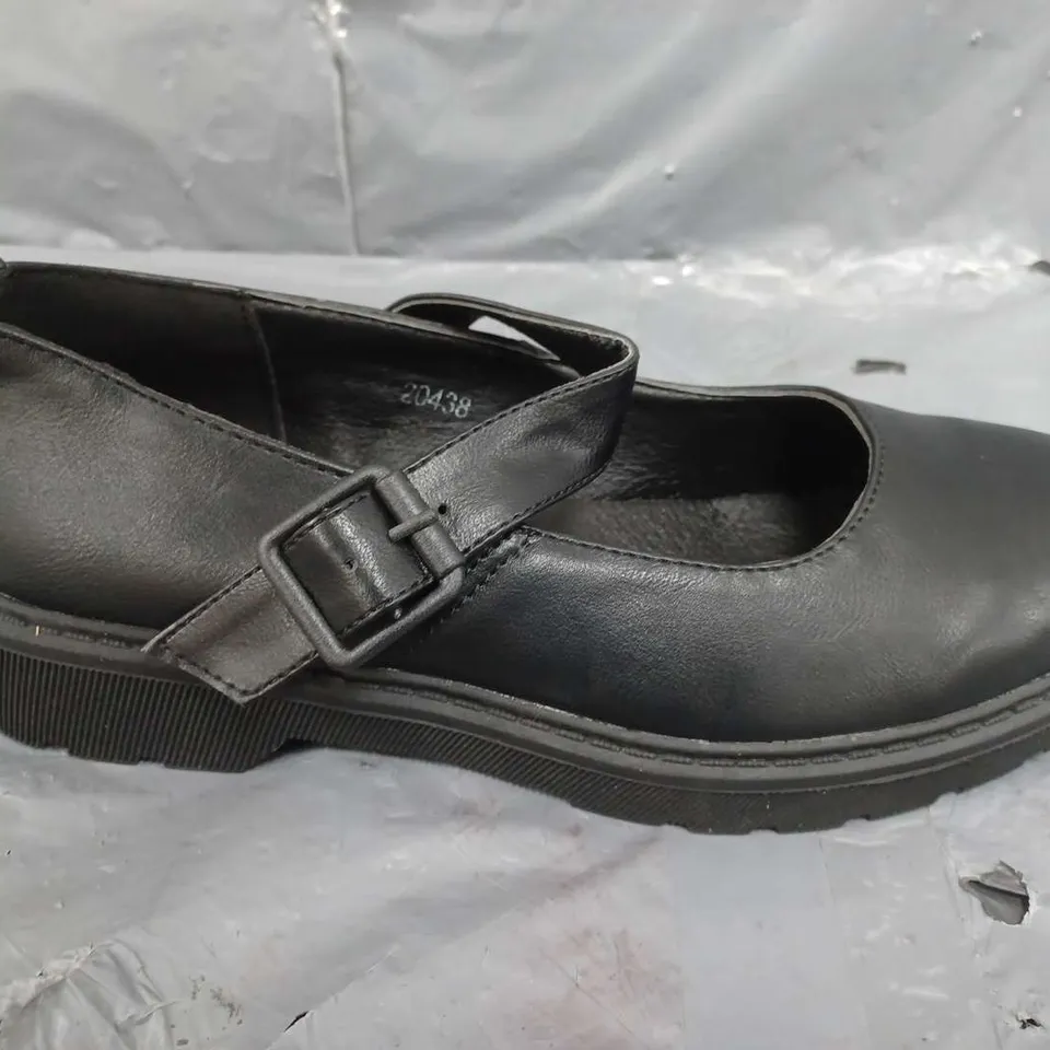 APPROXIMATELY 12 PAIRS OF LILLEYS BLACK BUCKLE OPEN TOP SHOES - SIZE 12