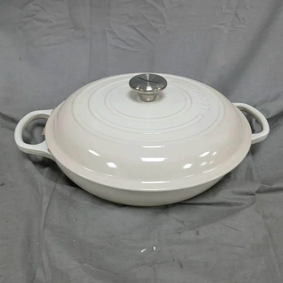 BOXED LE CREUSET WHITE CAST IRON COVERED CASSEROLE DISH