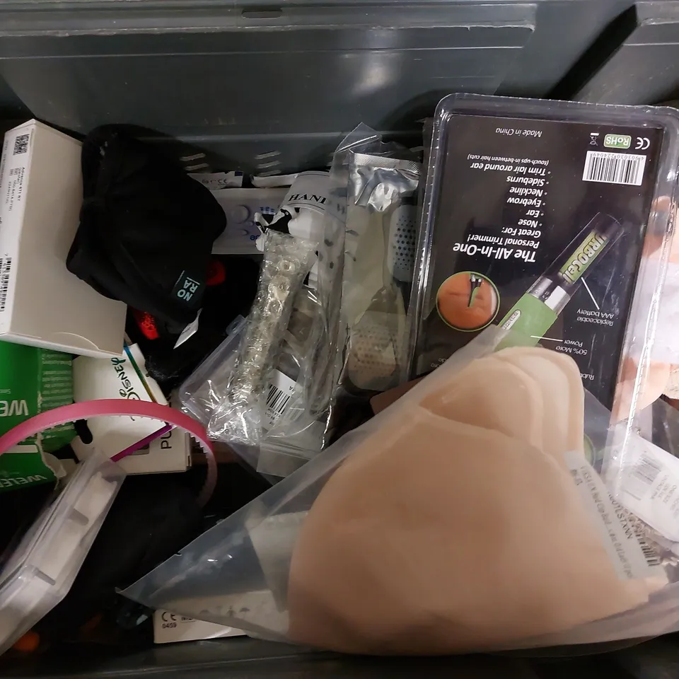 BOX OF APPROX 15 COSMETIC ITEMS TO INCLUDE EPILATOR, BEPANTHEN NAPPY CREAM, NYX LIP GLOSS