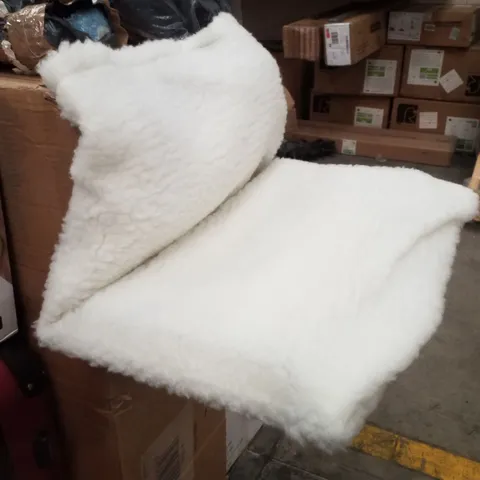 BOXED FURDREAMS CAT RADIATOR BED