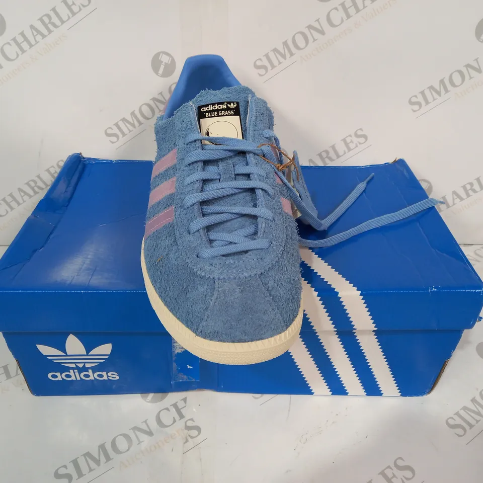 BOXED PAIR OF ADIDAS BLUE GRASS SHOES IN BLUE/VIOLET UK SIZE 11