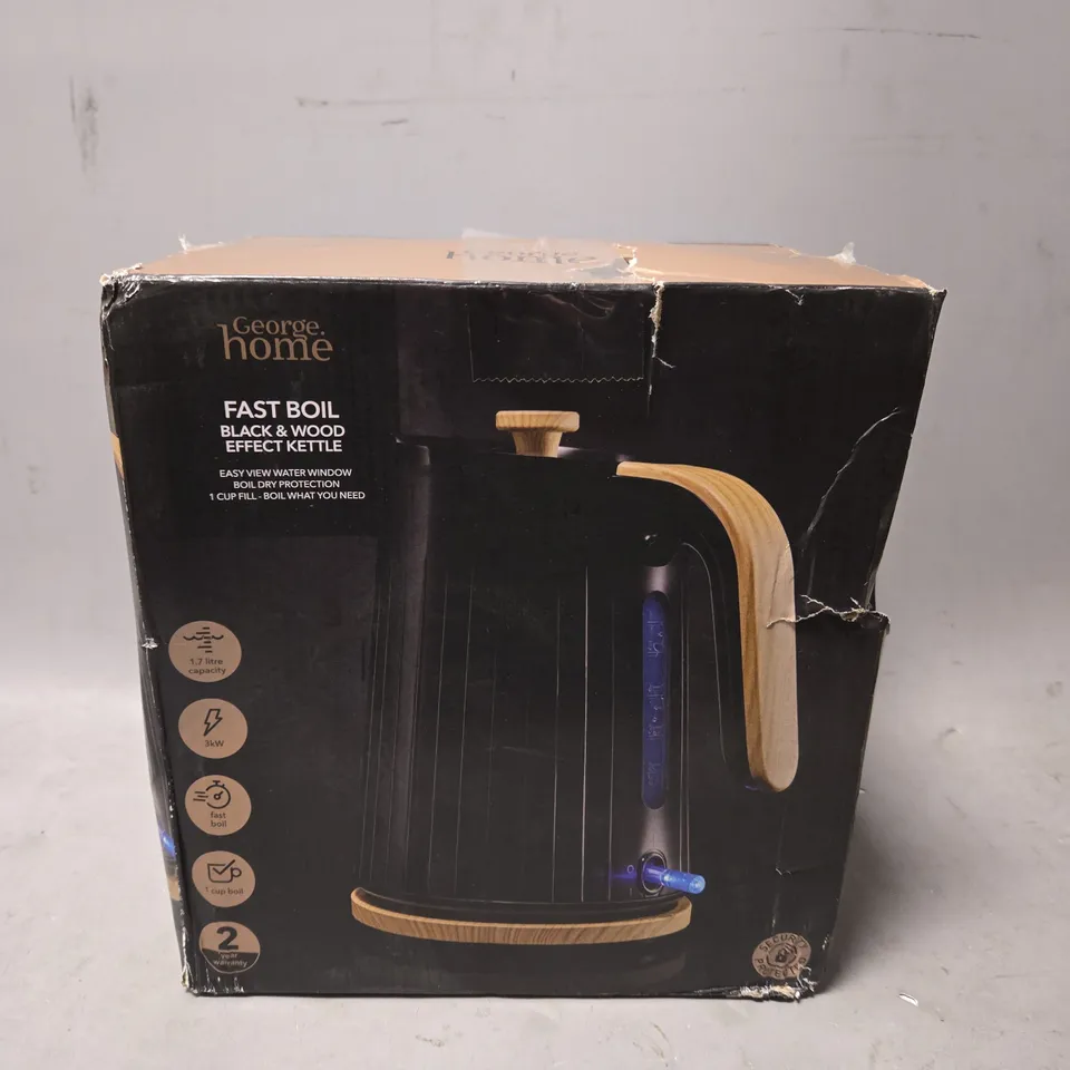 BOXED FAST BOIL BLACK & WOOD EFFECT KETTLE