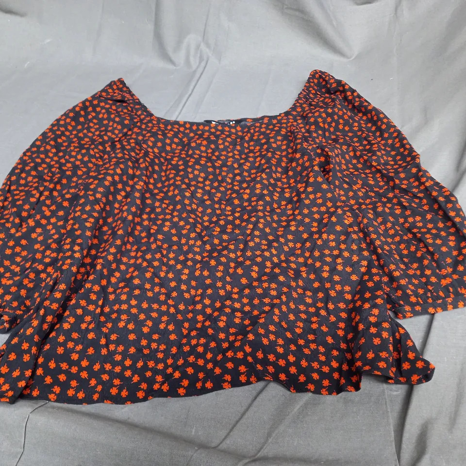 WHISTLES DAINTY FLORAL BLANCHE TOP SIZE 10
