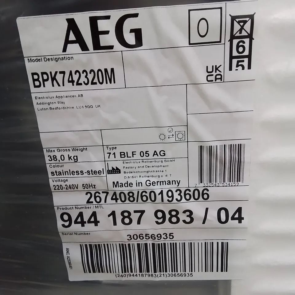 AEG INTEGRATED ASSISTED COOKING OVEN - STAINLESS STEEL Model BPK742320M RRP £542
