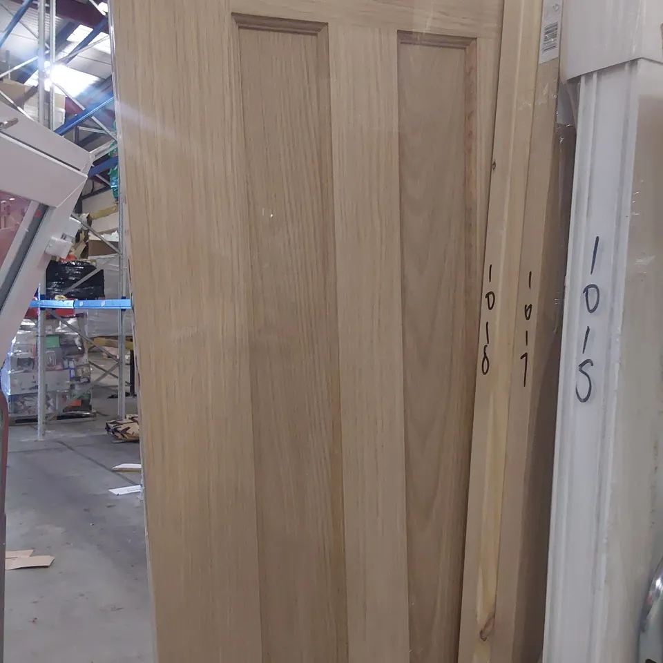 OAK VENEER VERTICAL 3 PANEL INTERNAL DOOR 1981 × 686mm