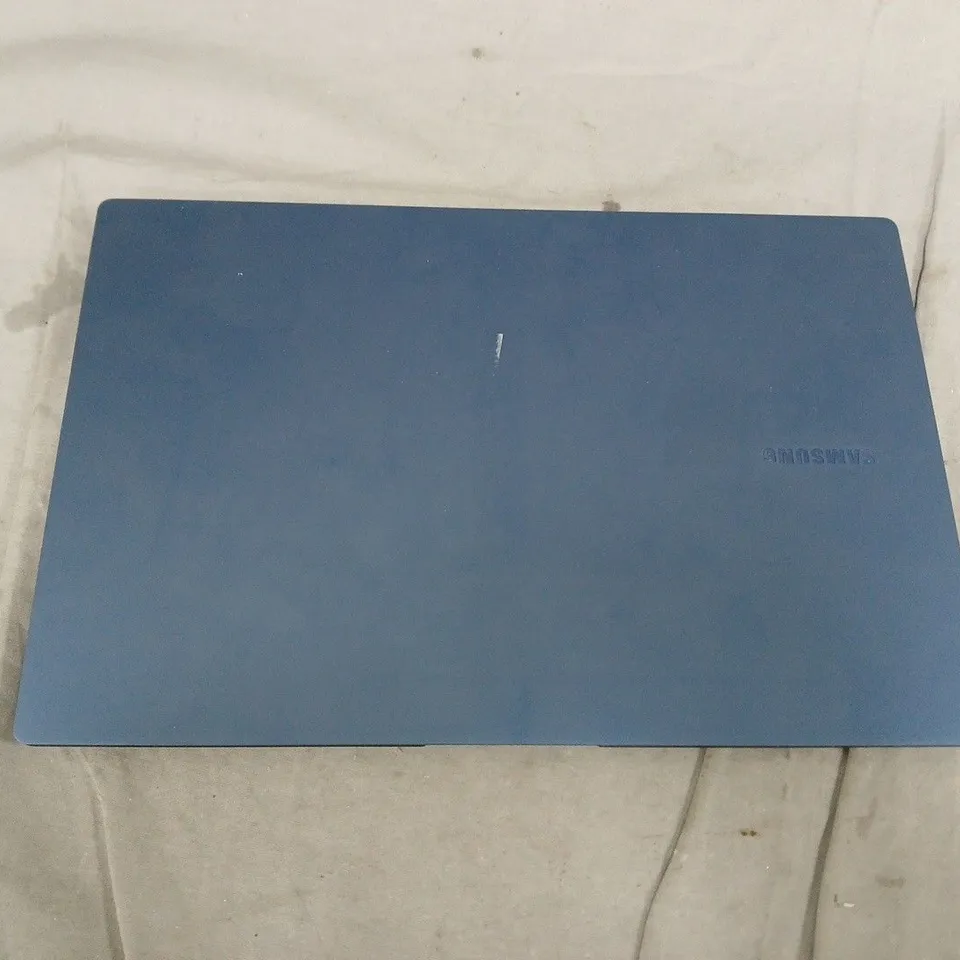 SAMSUNG LAPTOP – BLUE LID, INTEL EVO