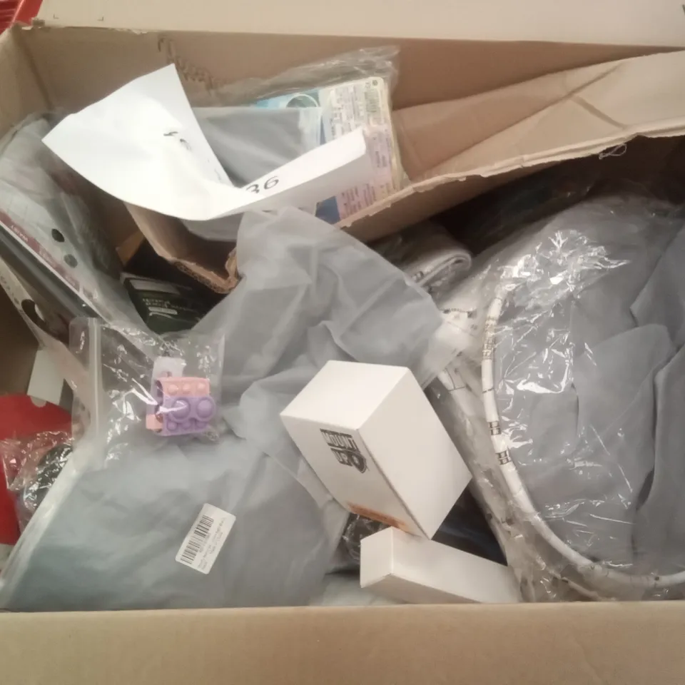 PALLET OF ASSORTED ITEMS INCLUDING AIR FRYER PAPER LINERS, SINGLE SHOULDER BABY CARRIER, SILICONE COVER STEAM DECK, DETOX FOOT PATCH, KIDS NINJA COSTUME, M-DESIGN WALL MOUNT MAIL CENTER
