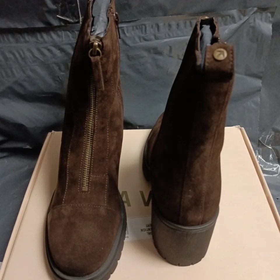 BOXED RAVEL TAMBO BROWN SUEDE BOOTS - UK 6