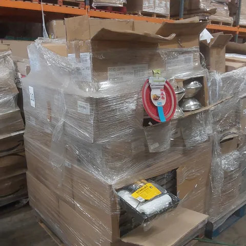 PALLET TO CONTAINING A VERY LARGE QUANTITY OF ASSORTED ITEMS INCLUDING: STANLEY 11 PIECE PAINING KITS, MICROWAVE FOOD COVERS, MIXING BOWLS ECT