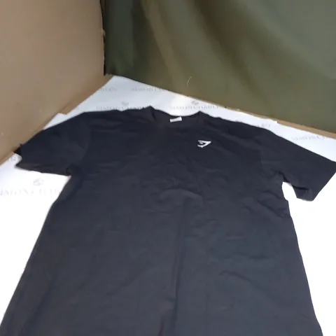 MEDIUM GYMSHARK T-SHIRT 