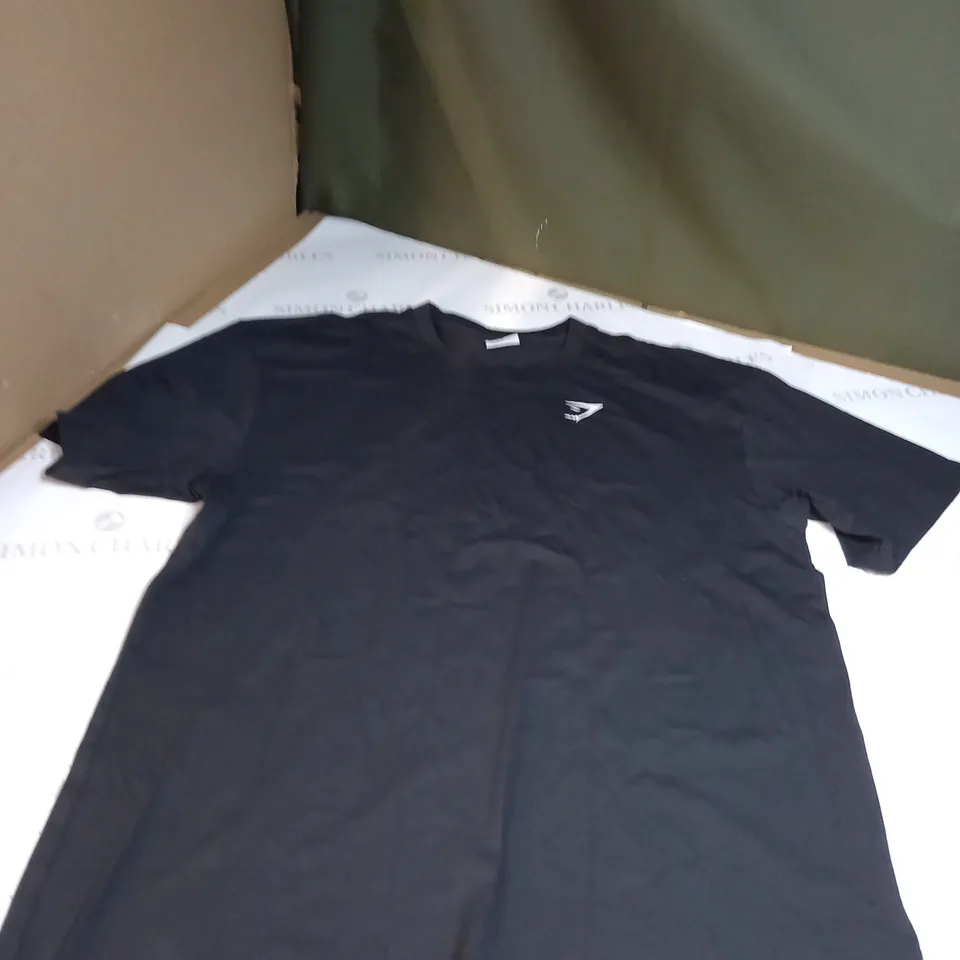 MEDIUM GYMSHARK T-SHIRT 