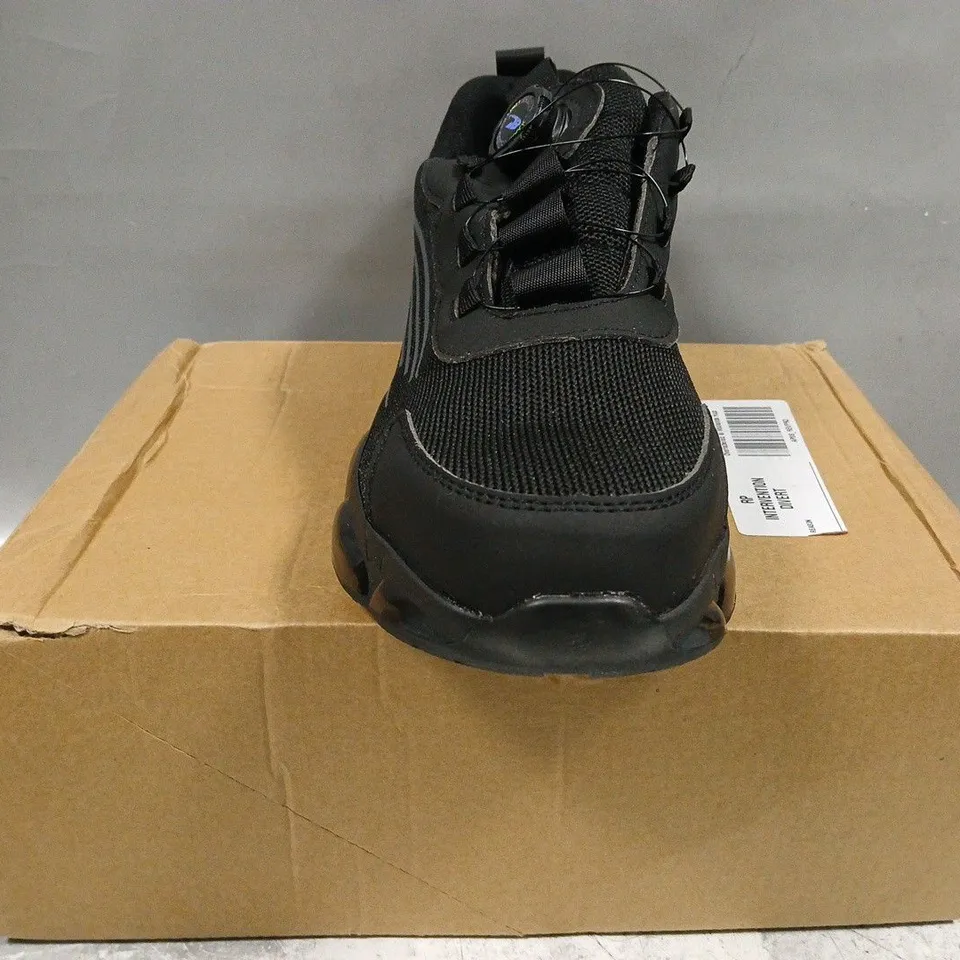 BOXED PAIR OF UNBRANDED SHOES IN BLACK SIZE EU 43