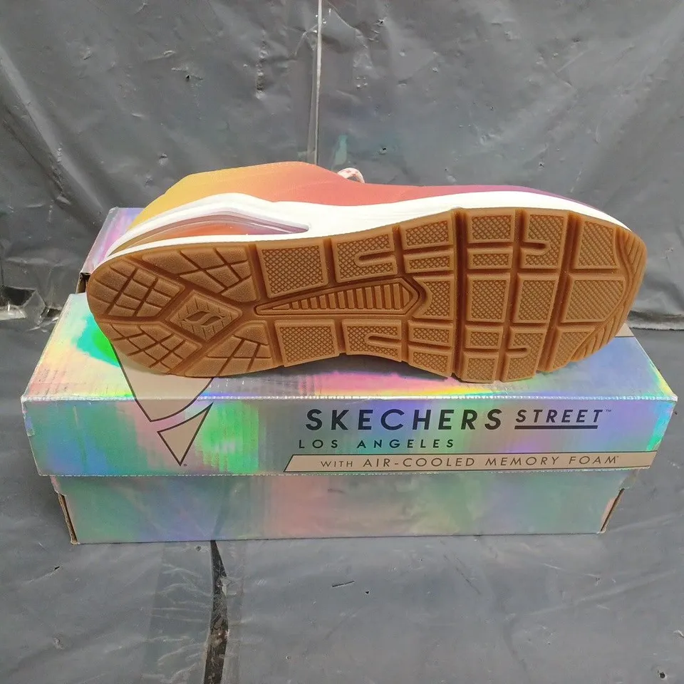 BOXED WOMENS SKECHERS AIR COOLED MEMORY FOAM TRAINERS SIZE 7