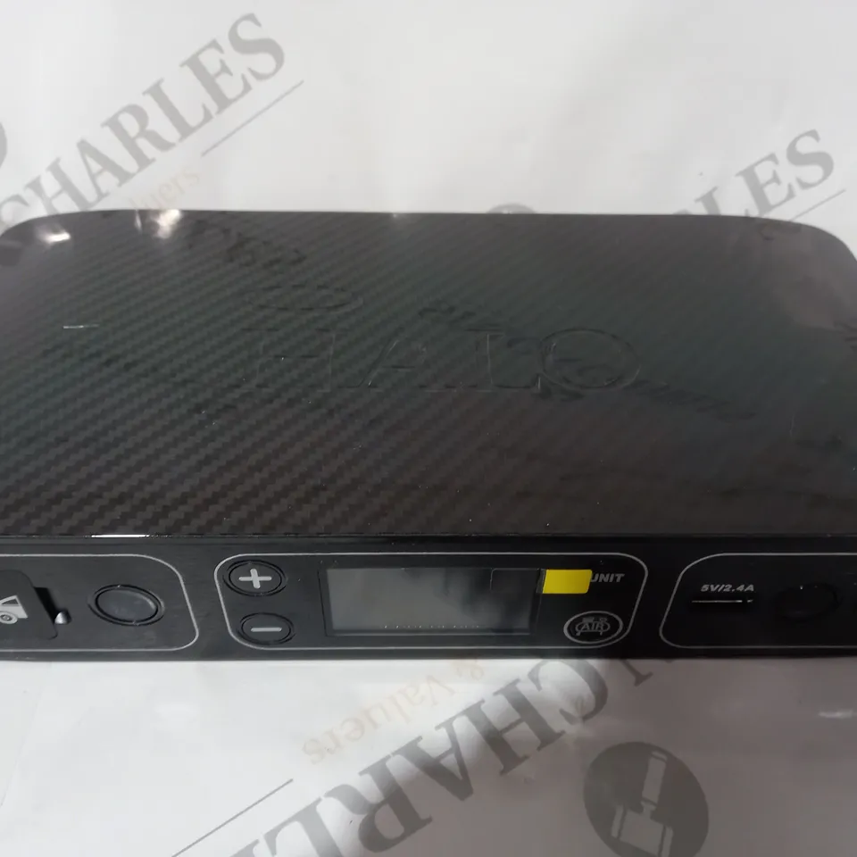BOXED HALO BOLT AIR CAR JUMP STARTER/AIR PUMP/5K MAH PORTABLE CHARGER