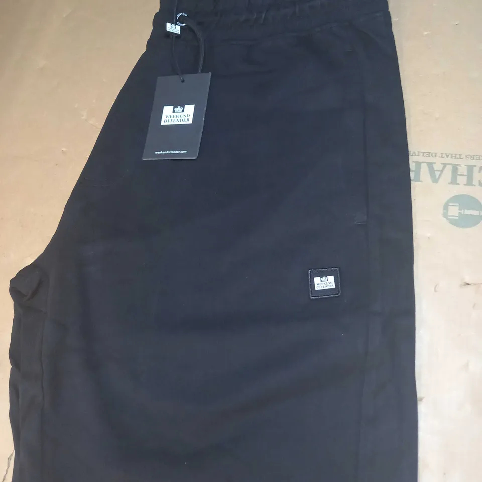 WEEKEND OFFENDER SHORTS IN BLACK SIZE L