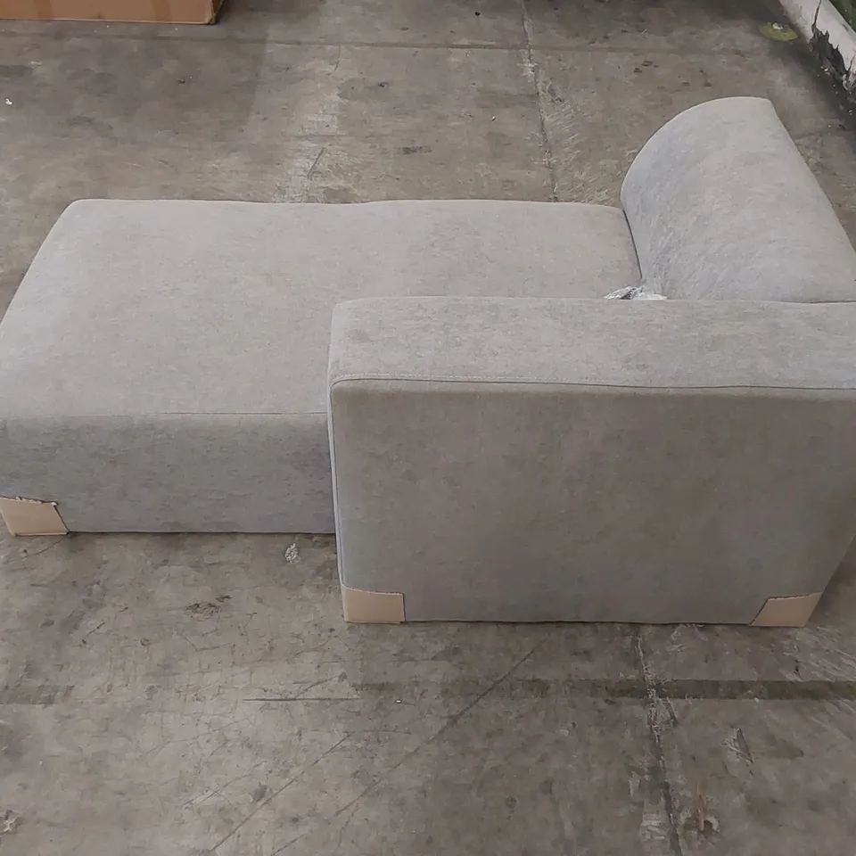 DESIGNER FABRIC UPHOLSTERED CHAISE SOFA PIECE 