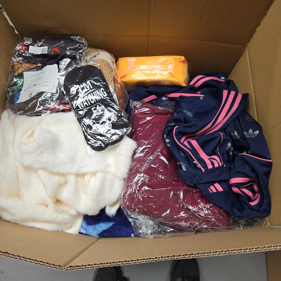 LARGE BOX OF ASSORTED CLOTHING ITEMS IN VARIOUS SIZES, STYLES AND COLOUR 