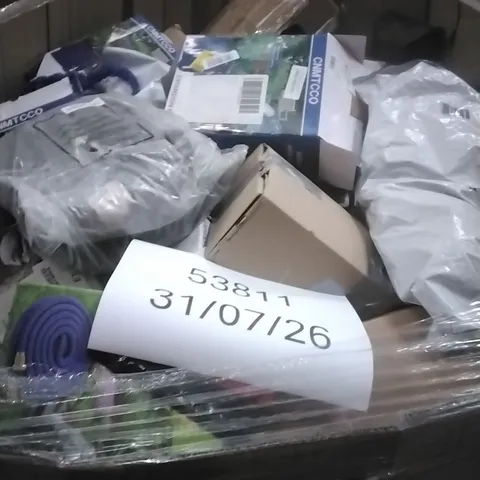 A PALLET CONTAINING ASSORTED GARDEN HOSES SIMILAR PRODUCTS ETC 