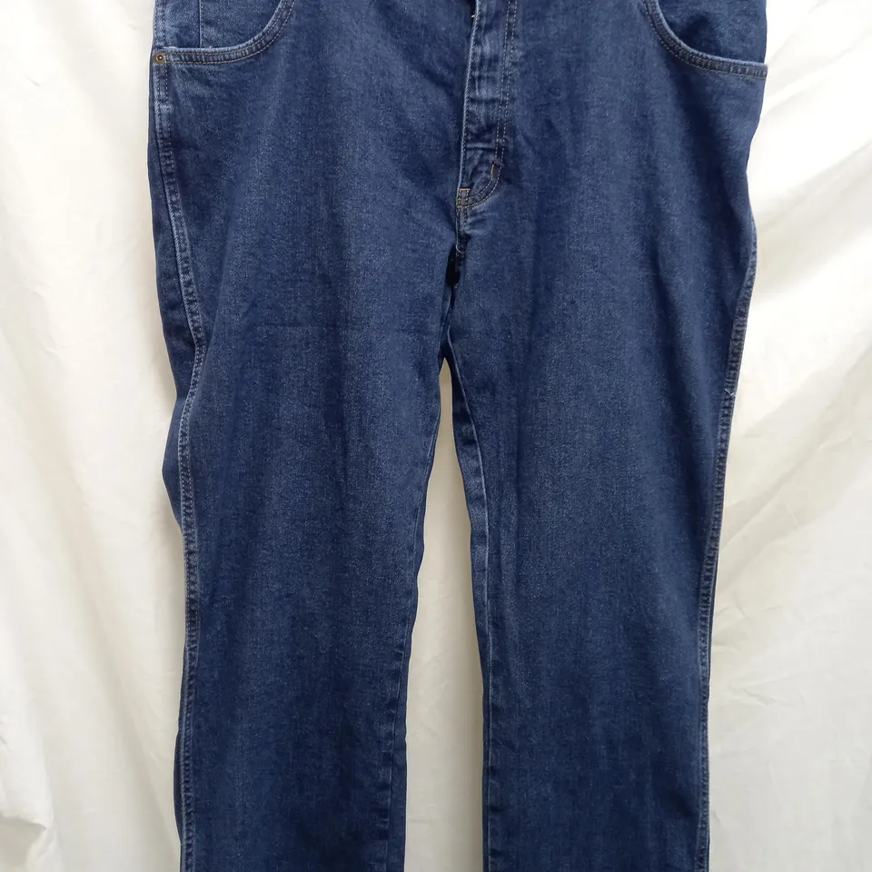 WRANGLER DURABLE QUALITY JEANS REGULAR FIT 