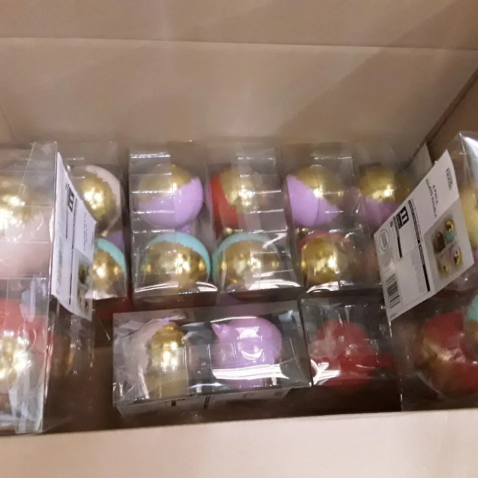 BOX CONTAINING APPROXIMATELY 9 BRAND NEW BOXED GLASS BAUBLE 4PKS