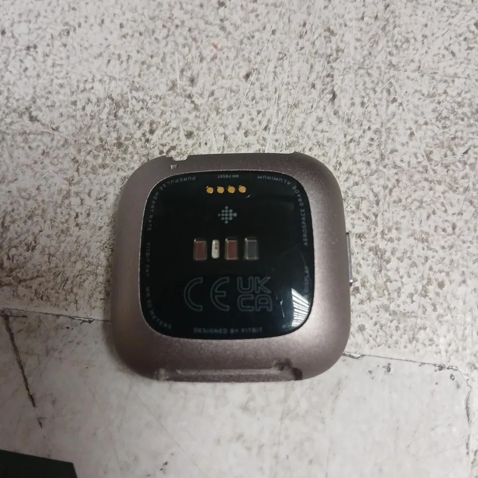 FITBIT VERSA 2 – NO STRAP, BLACK SCREEN, MODEL UNCERTAIN