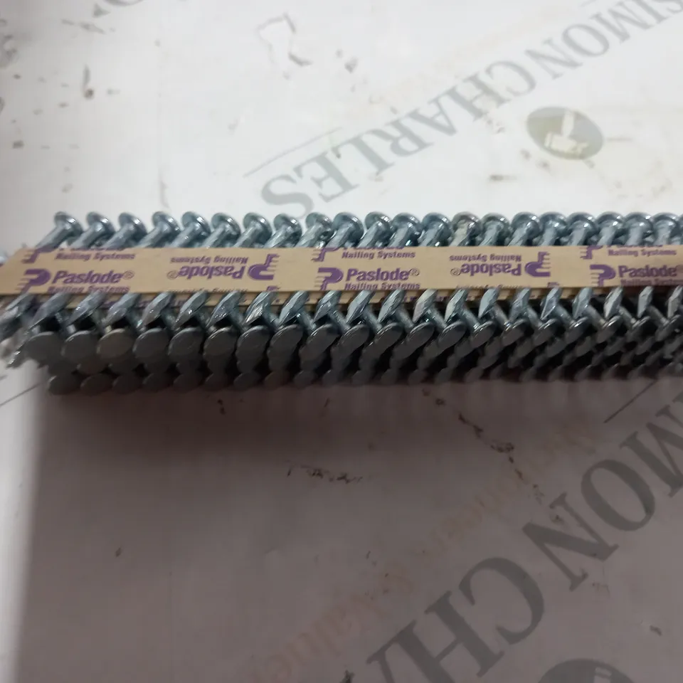 PASLODE 141185 3.4 X 35MM ELECTRO GALVANISED TWISTED NAIL FUEL PACK FOR PPNXI & PPN35CI (2500 PACK + 2 FUEL CELLS)