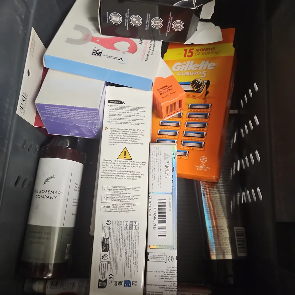 APPROXIMATEY 20 ASSORTED HEALTH AND BEAUTY PRODUCTS TO INCLUDE - DERMATICA SQUALENE CREAM CLEANSER - GOT2B COIL REFRESHER CREAM - BPERFECT MRS GLAM SUNSET GLOW BRONZER - ETC