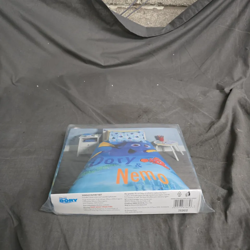 DISNEY PIXAR FINDING DORY SINGLE DUVET SET – DORY & NEMO, BLUE, SEALED.