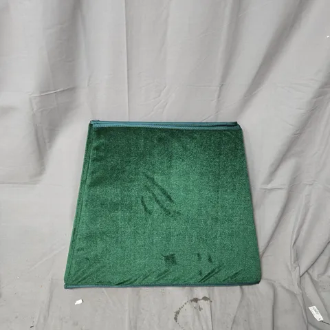 BOXED VELVET TREE SKIRT WITH BOW DETAIL