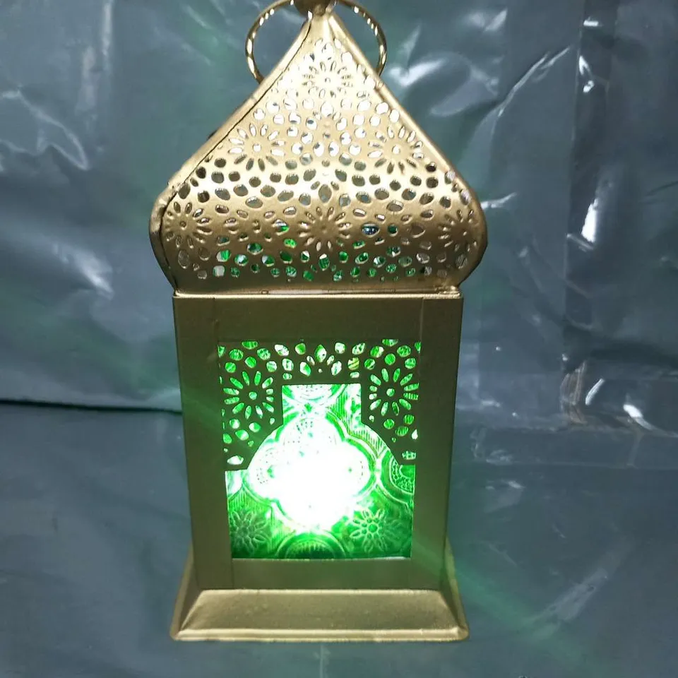 APPROXIMATELY 18 DOORBUSTER - HANDMADE MOROCCAN STYLE LED LANTERN WITH GOLDEN FINISH (3XAAA BATTERY REQUIRED) - GREEN