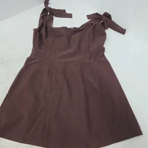 BOOHOO THE SHOULDER SQUARE NECK SKATER DRESS – CHOCOLATE – UK14