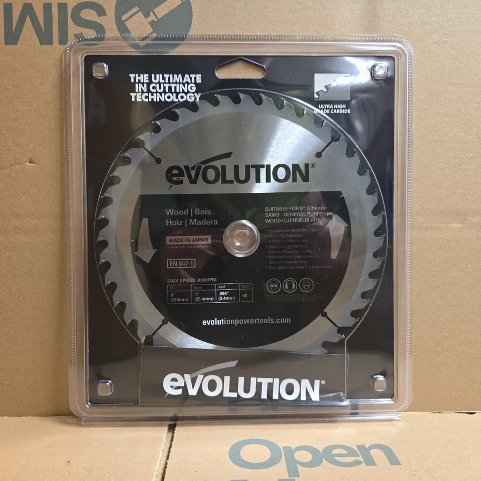 BOX OF APPROXIMATELY 20 X EVOLUTION POWER TOOLS ULTRA HIGH GRADE CARBIDE GENERAL PURPOSE WOOD CUTTING CIRCULAR SAW BLADES - SUITABLE FOR 9" (230MM) SAWS