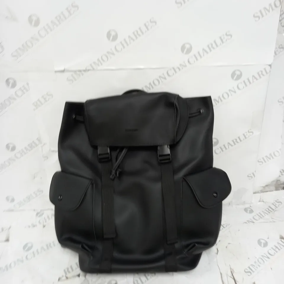 FENTON BLACK 2 POCKET RUCKSACK 