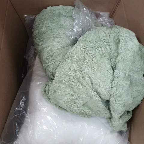 BOX OF APPROXIMATELY 15 ASSORTED HOUSEHOLD ITEMS