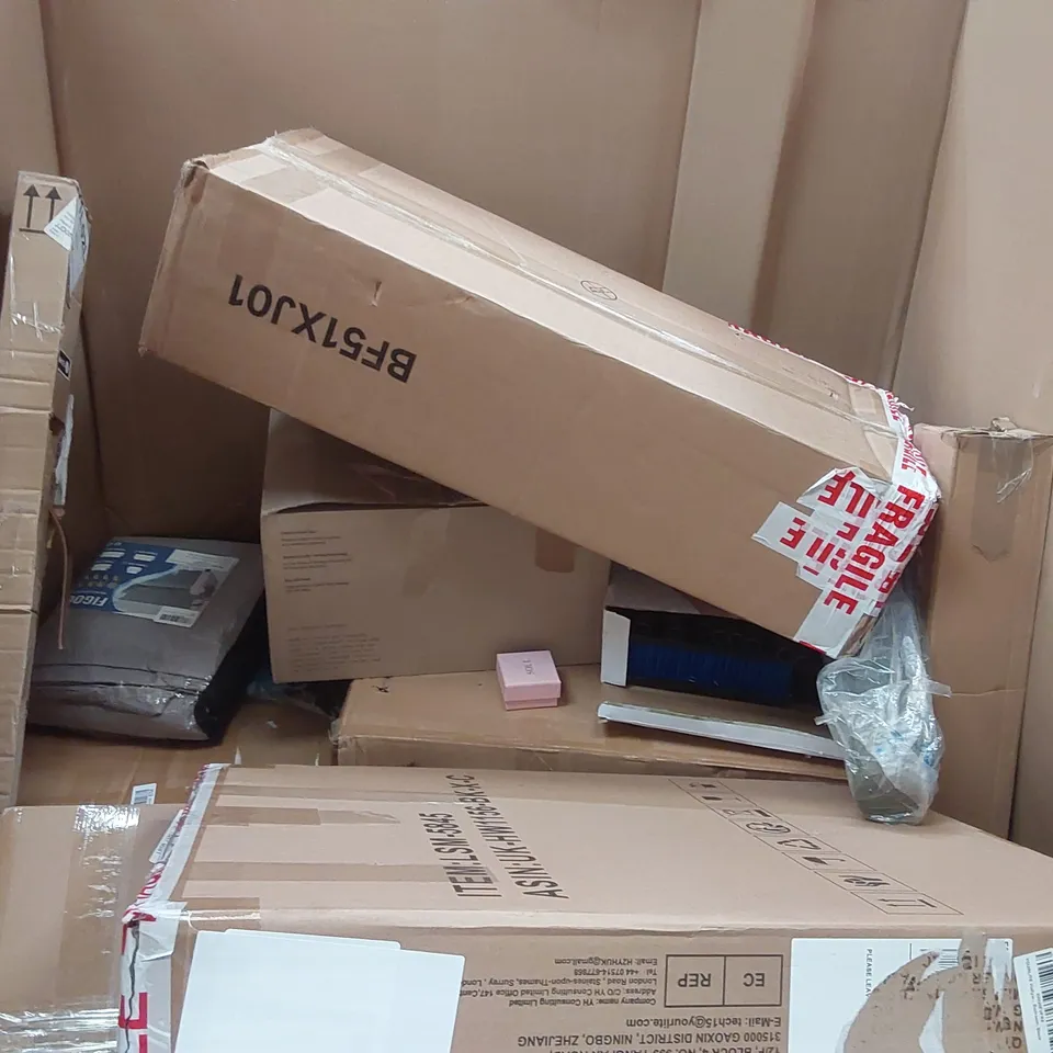PALLET OF ASSORTED ITEMS INCLUDING: MATTRESS, MASTICATING WHOLE FRUIT JUICER, TURNTABLE WITH BUILT-IN SPEAKERS, CHAIR MAT, SMART AIR PURIFIER ECT
