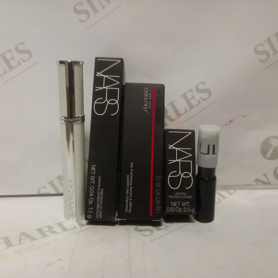 BOX OF APPROX 35 ASSORTED HEALTH AND BEAUTY ITEMS TO INCLUDE - GIVENCHY 4 IN 1 MASCARA IN PURPLE - NARS LIPSTICK TOLEDE SATIN 2913 - SHILEDIO GEL LIPSTICK IN BOTAN 206 ECT