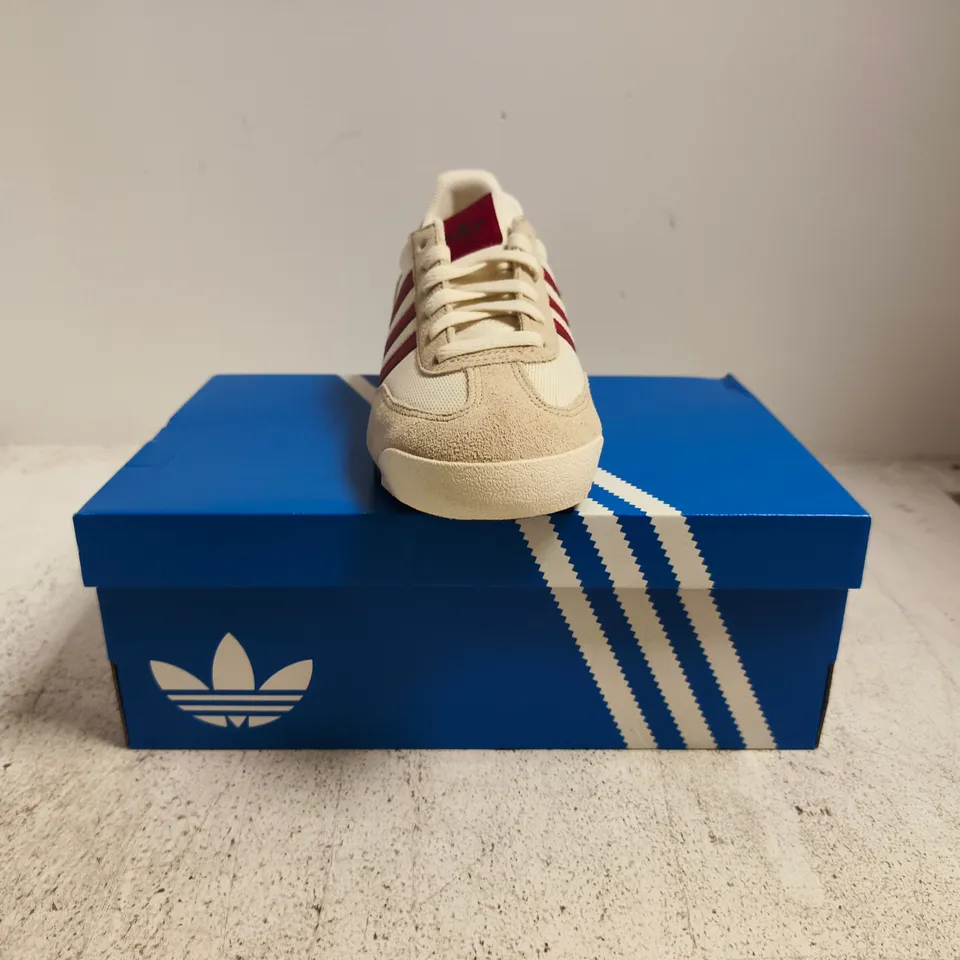 BOXED PAIR OF ADIDAS R71 TRAINERS IN CREAM/RED SIZE UK 5