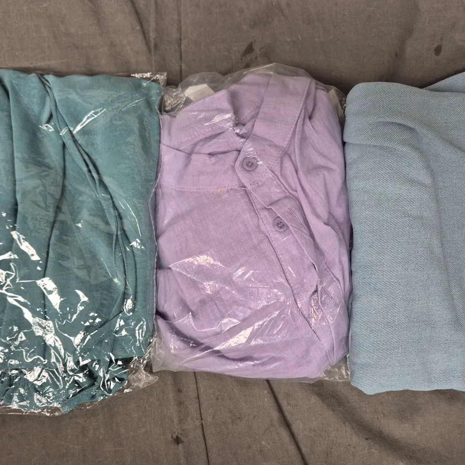 APPROXIMATELY 20 ASSORTED CLOTHING AND FASHION PRODUCTS IN VARIOUS STYLES AND SIZES - COLLECTION ONLY