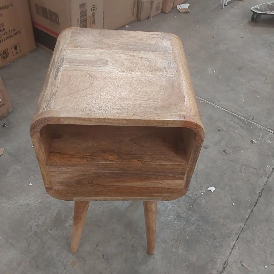 DESIGNER WOODEN 1-DRAWER BEDSIDE TABLE