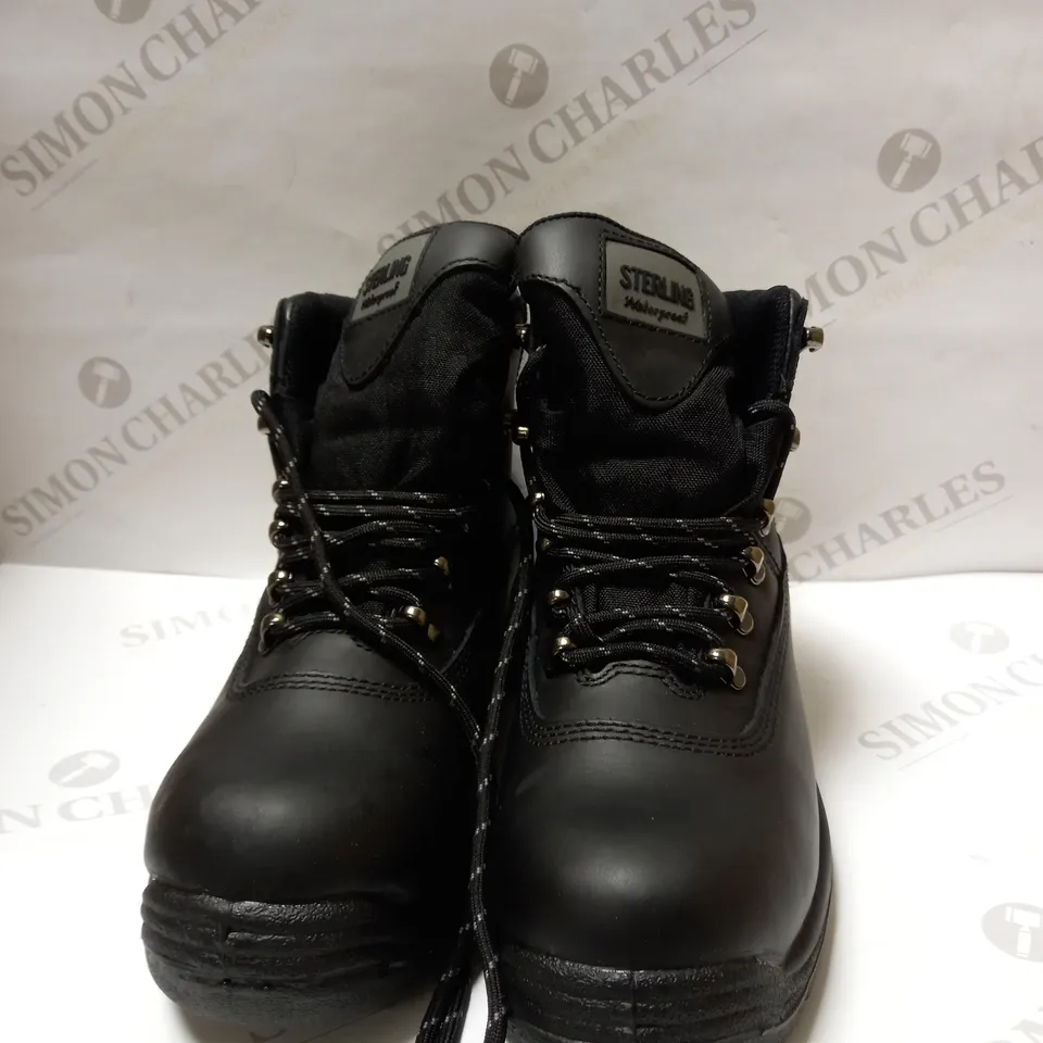SS812SM BLACK WATERPROOFT SAFETY HIKER BOOTS SIZE 6