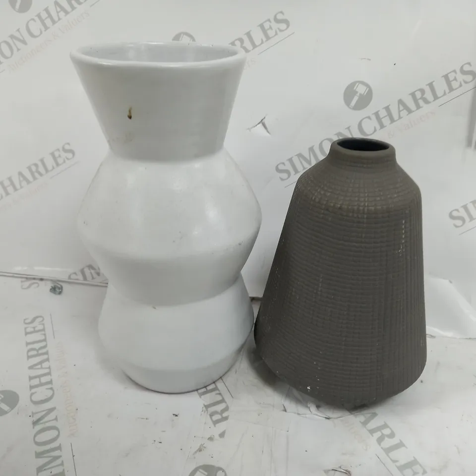 TWO SMALL DECORATIVE VASES