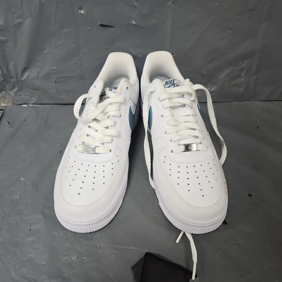 UNBOXED PAIR OF NIKE AF1 TRAINERS IN WHITE/BLUE - UK 8