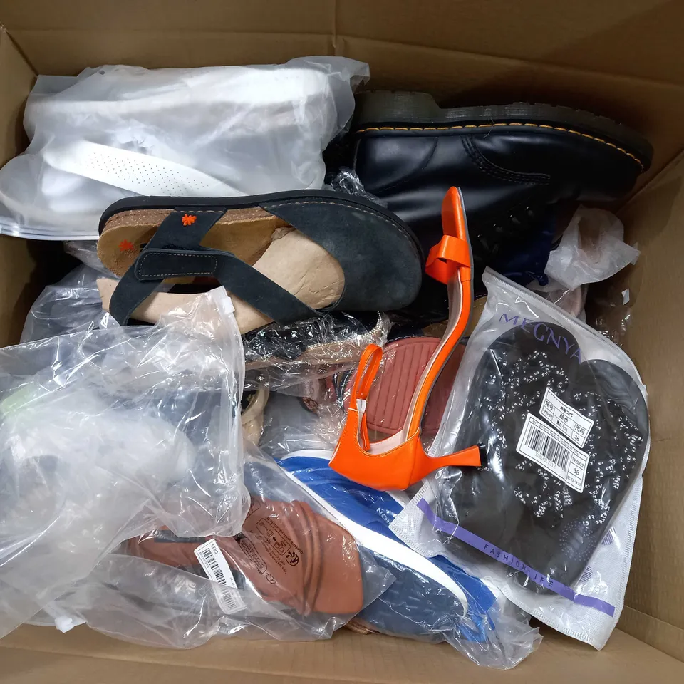 BOX OF APPROXIMATELY 25 ASSORTED SHOES TO INCLUDE - BOARD ANGLES WHITE TRAINERS - ART PLATFORM VELCRO SANDAL IN BLACK - DR MARTINS BLACK HIGH TOP BOOT ECT