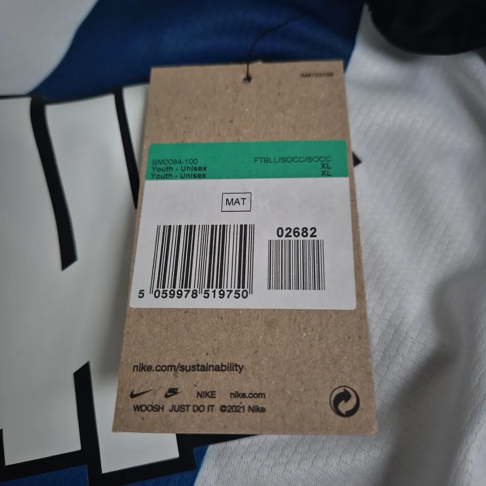 NIKE DRI-FIT YOUTH UNISEX SOCCER JERSEY – WHITE WITH BLUE SASH (YOUTH - UNISEX XL) BIRMINGHAM CITY