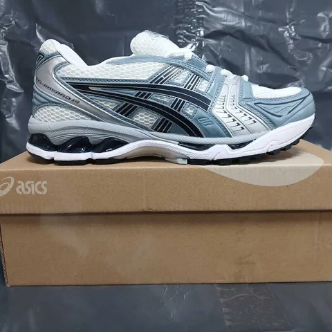 BOXED PAIR OF ASICS GEL-KAYANO 14 TRAINERS IN WHITE/GREY SIZE UK 7.5