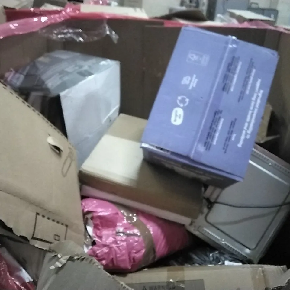 PALLET OF ASSORTED HOUSEHOLD GOODS AND PRODUCTS TO INCLUDE;PRAM,BOOSTER SEAT,SHOE DRIP TRAY