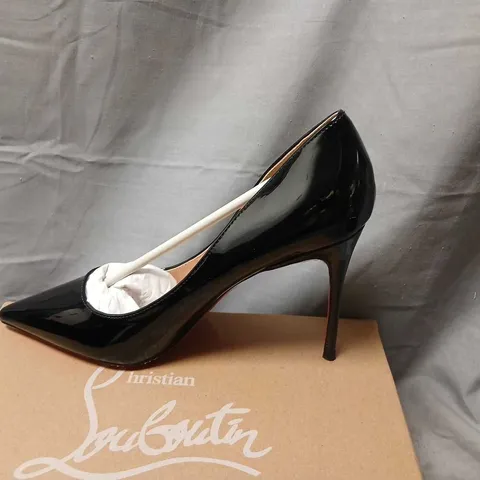 CHRISTIAN LOUBOUTIN BLACK PATENT LEATHER PUMPS – POINTED TOE HEELS 