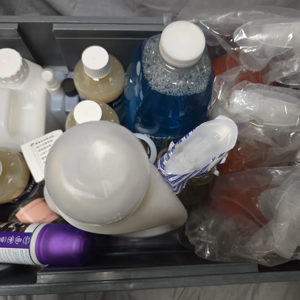 APPROXIMATELY 12 ASSORTED HOUSEHOLD LIQUID PRODUCTS TO INCLUDE BORIC ACID, DIGESTA, METHOD BATHROOM REFILL, ETC - COLLECTION ONLY