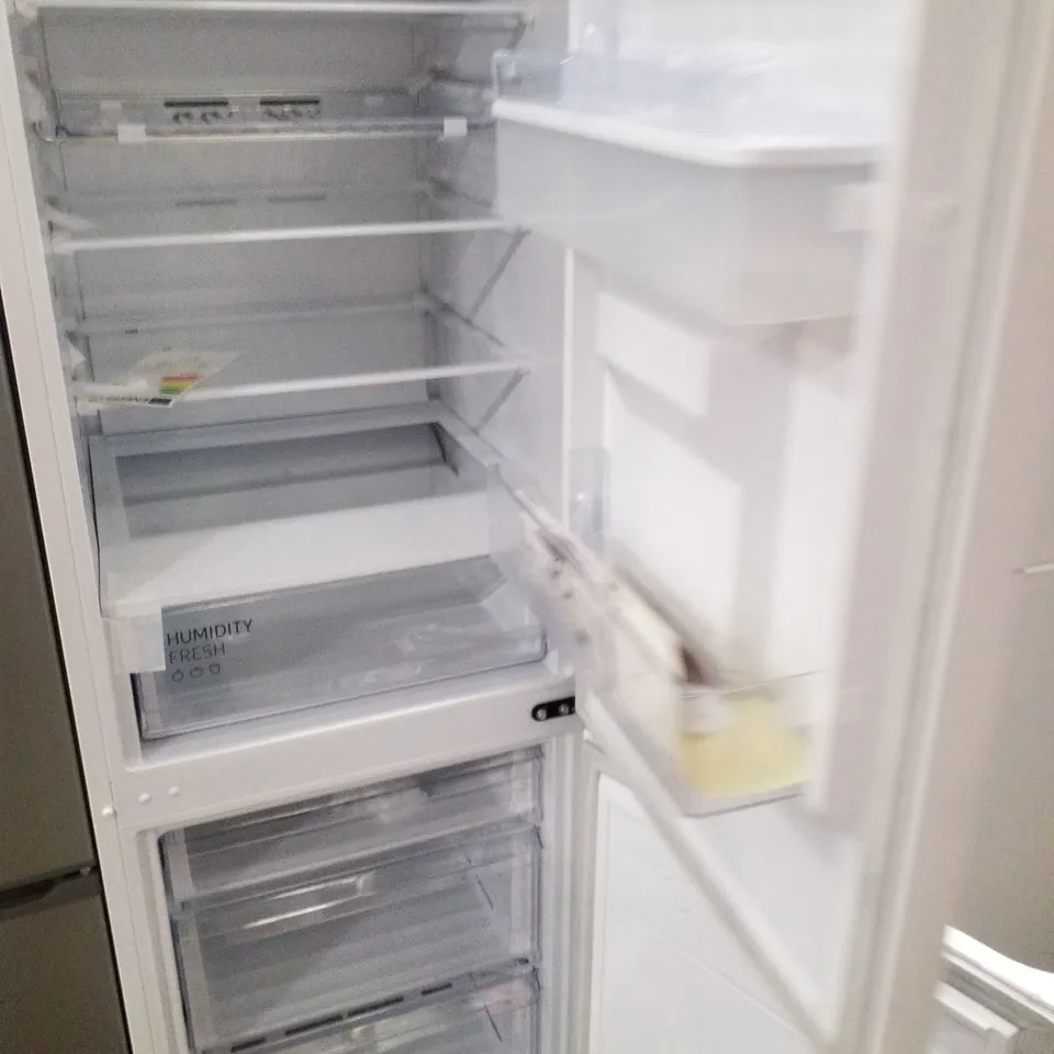 SAMSUNG FROST FREE CLASSIC FRIDGE FREEZER WHITE - UNPROCESSED RAW RETURN