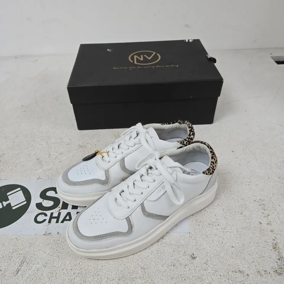 KAI NV WHITE SNEAKERS – UK SIZE 5 (BOXED)
